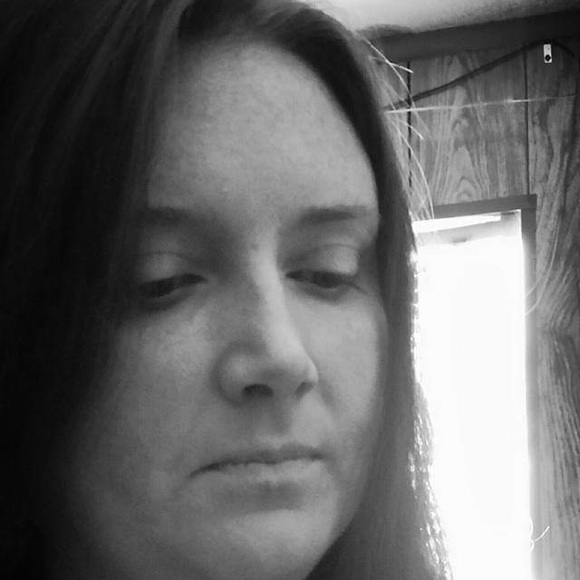 Meet your Posher, Megan - Picture 3 of 3